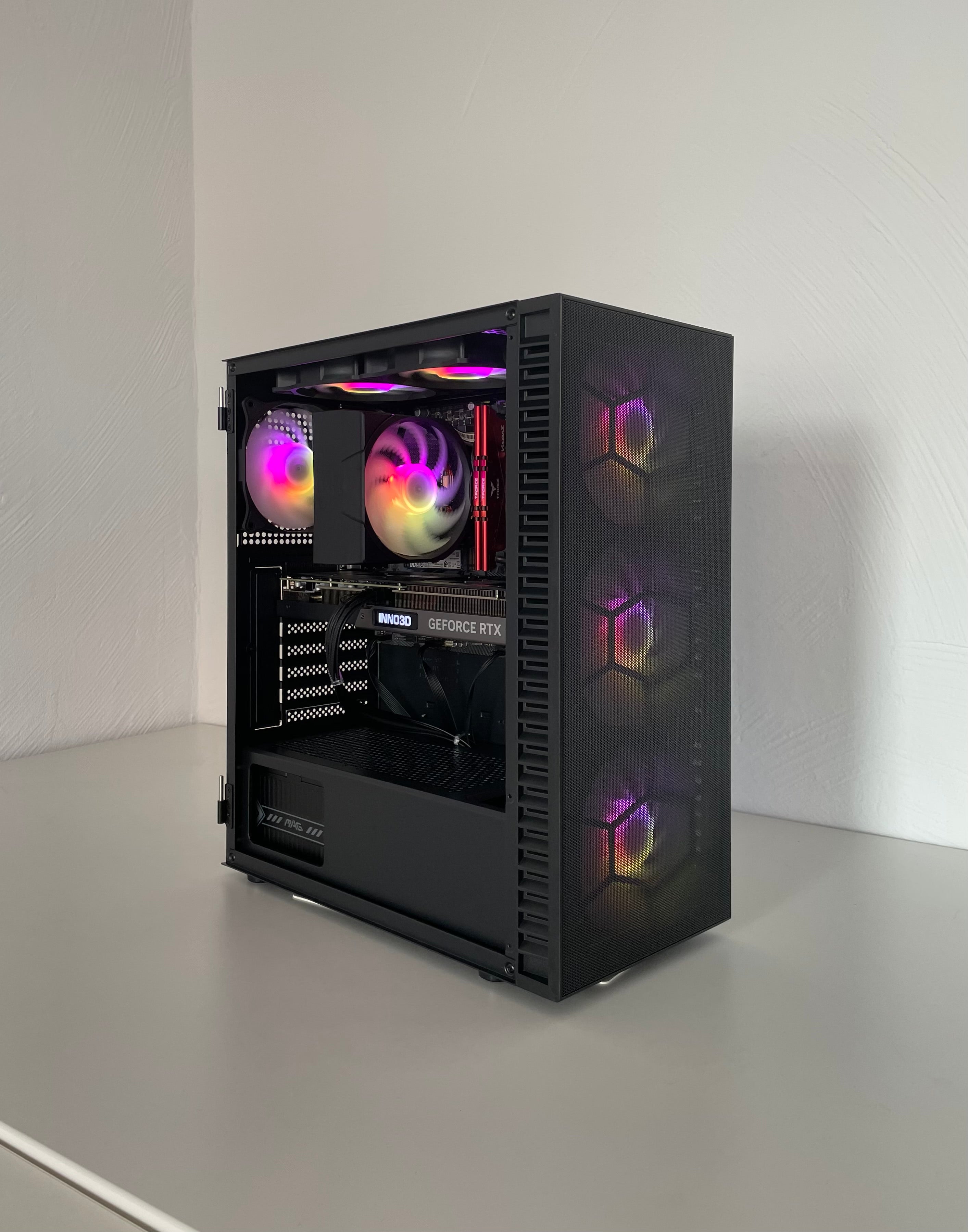 Shadow Storm - seriöse Performance trifft Design (Ryzen 7 7800X3D | RTX 4070 Super)